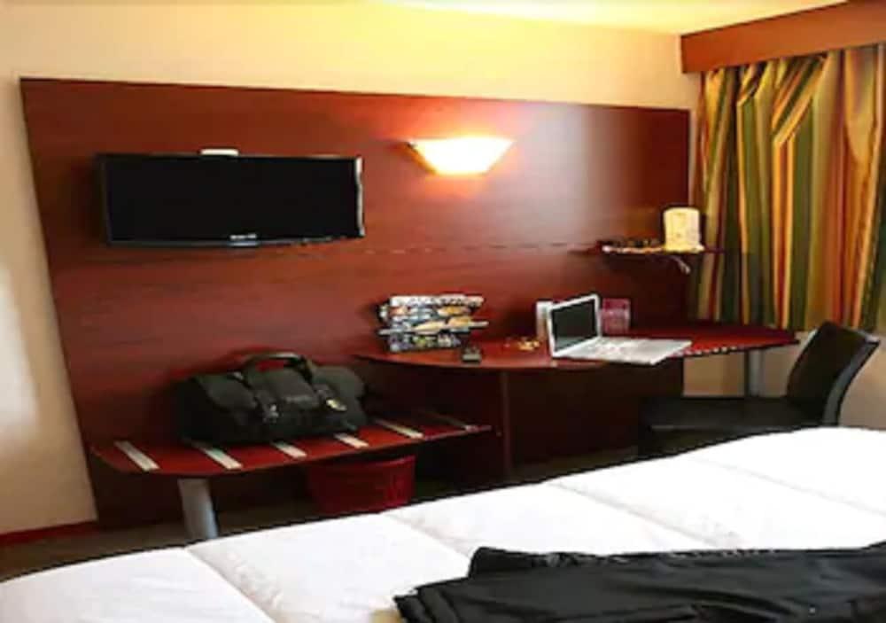Hotel Gallieni Gennevilliers Exteriör bild